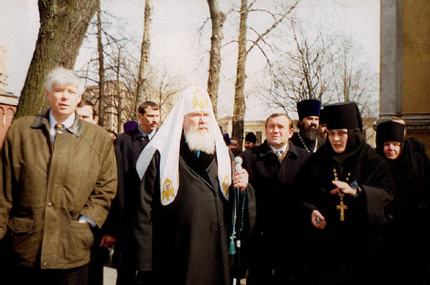 Святейший Патриарх Алексий II осматривает обитель. 1999 год.